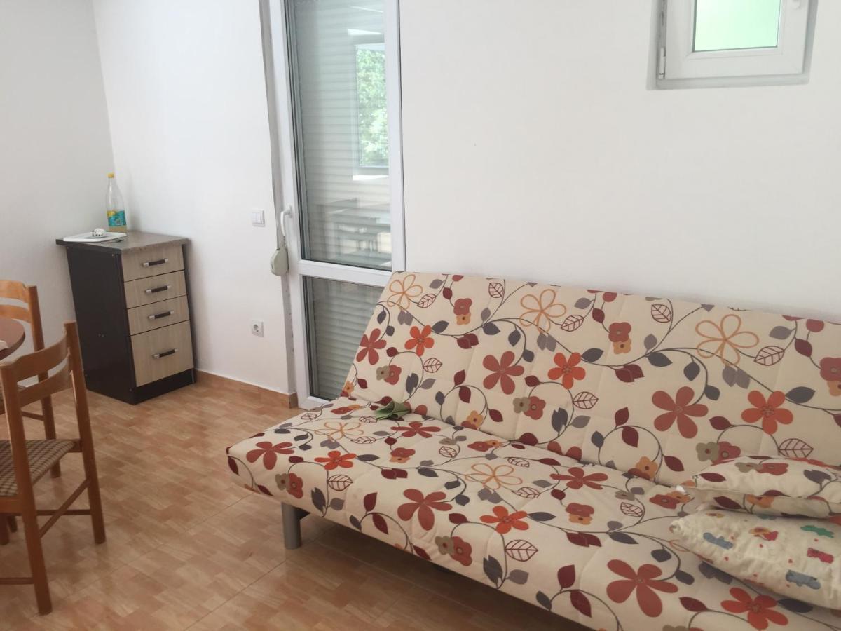 Ferienwohnung Ruza Vetrova Bar Exterior foto
